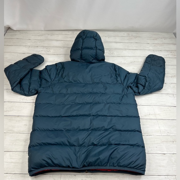 Nike down fill jacket- did not fit me when it arrive- still has tags on it - Picture 4 of 13